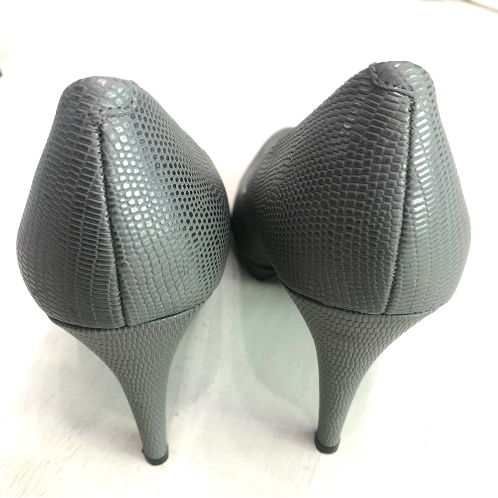 Nine West Rochao  Grey Heels Sz 9M - Picture 5 of 12